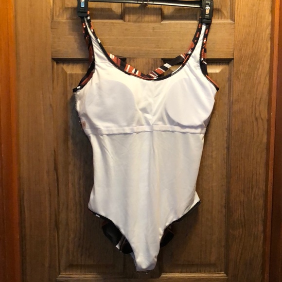 Swimsuit - Picture 4 of 6